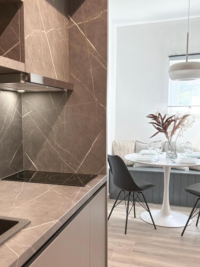 Apartments Saraden 沃迪切 外观 照片