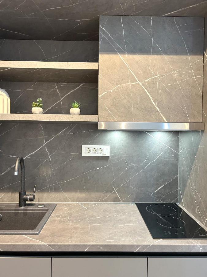 Apartments Saraden 沃迪切 外观 照片