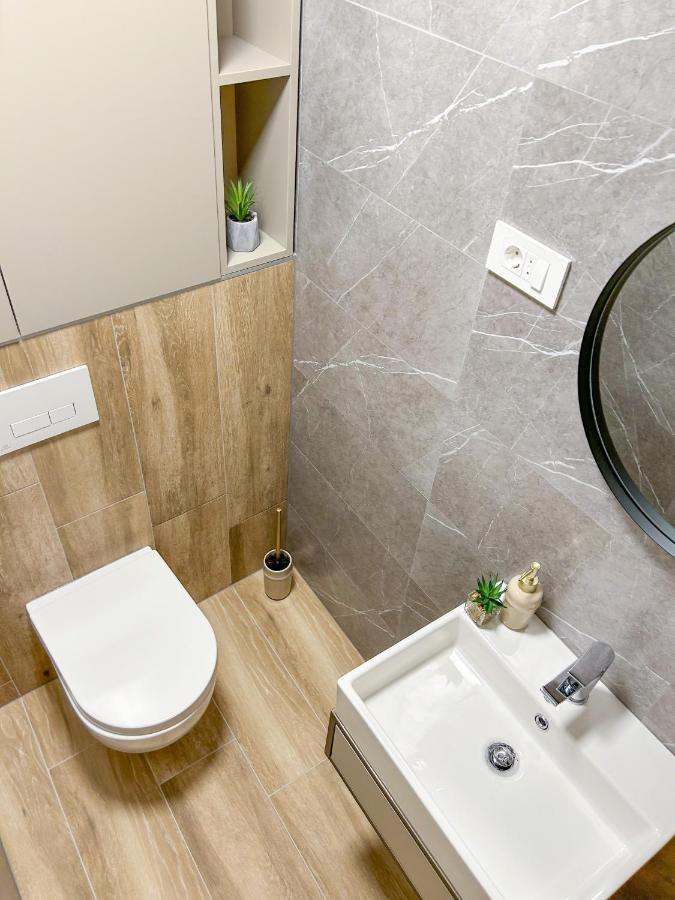 Apartments Saraden 沃迪切 外观 照片
