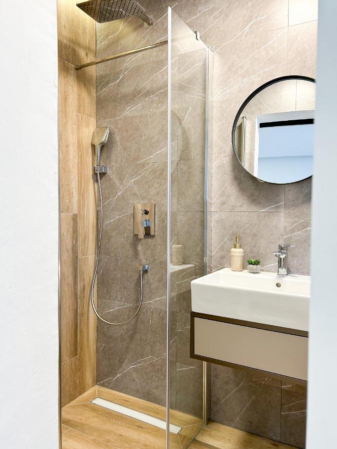 Apartments Saraden 沃迪切 外观 照片