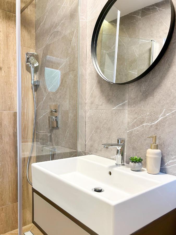 Apartments Saraden 沃迪切 外观 照片