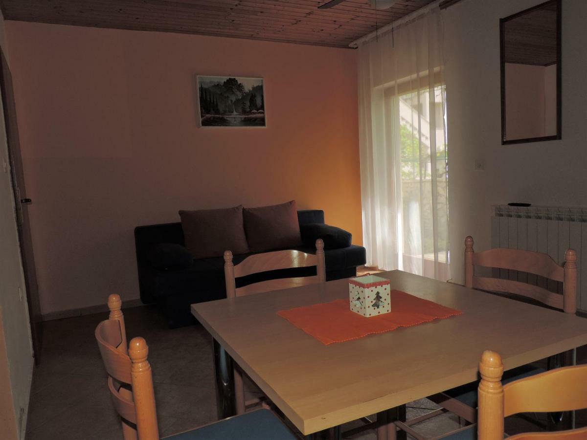 Apartments Saraden 沃迪切 外观 照片