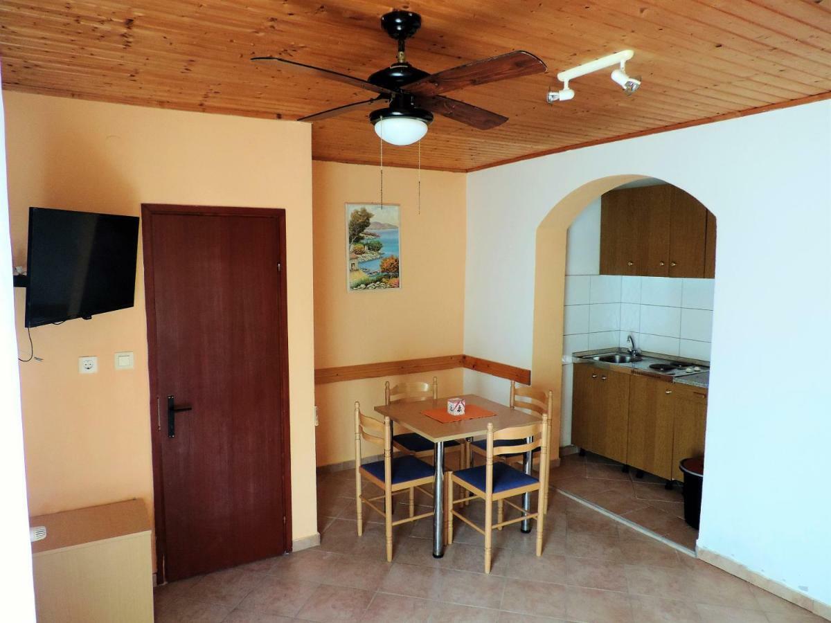 Apartments Saraden 沃迪切 外观 照片