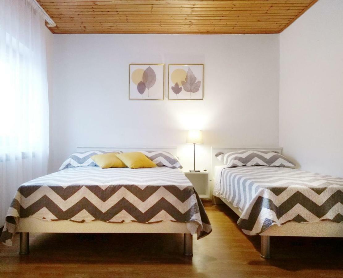 Apartments Saraden 沃迪切 外观 照片
